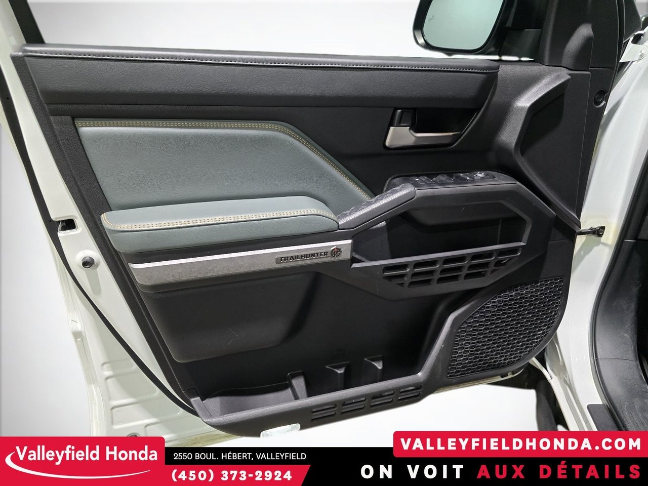 Toyota Tacoma Trailhunter Hybrid OFF ROAD 2025-23