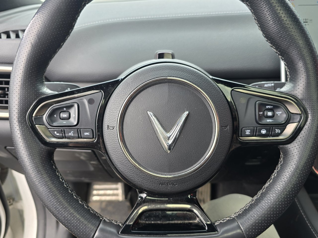 VinFast VF 8 Plus TOUT ÉQUIPÉ! 2023-8