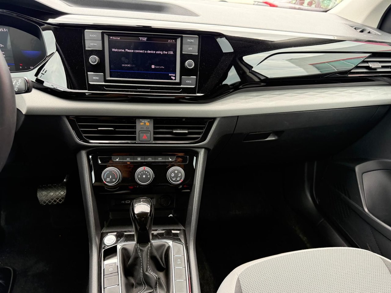 2024 Volkswagen Taos Trendline-10