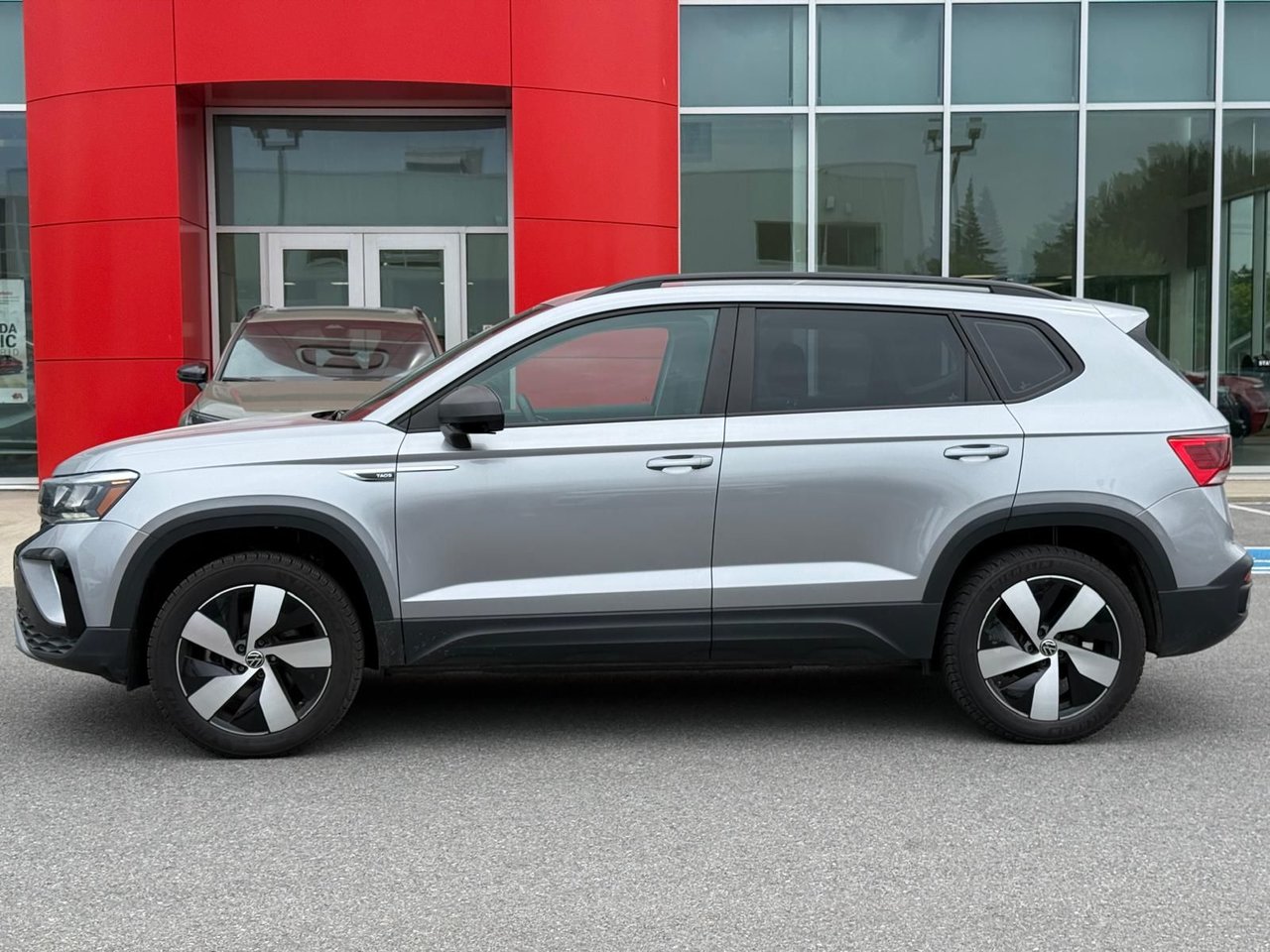2024 Volkswagen Taos Trendline-7