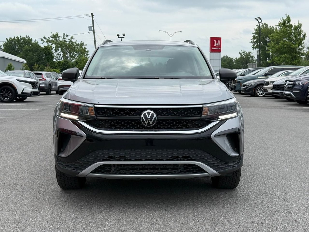 2024 Volkswagen Taos Trendline-1