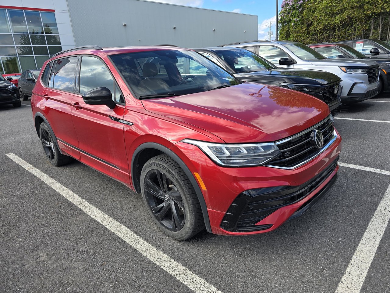 2024 Volkswagen Tiguan Comfortline R-Line Black Edition-3