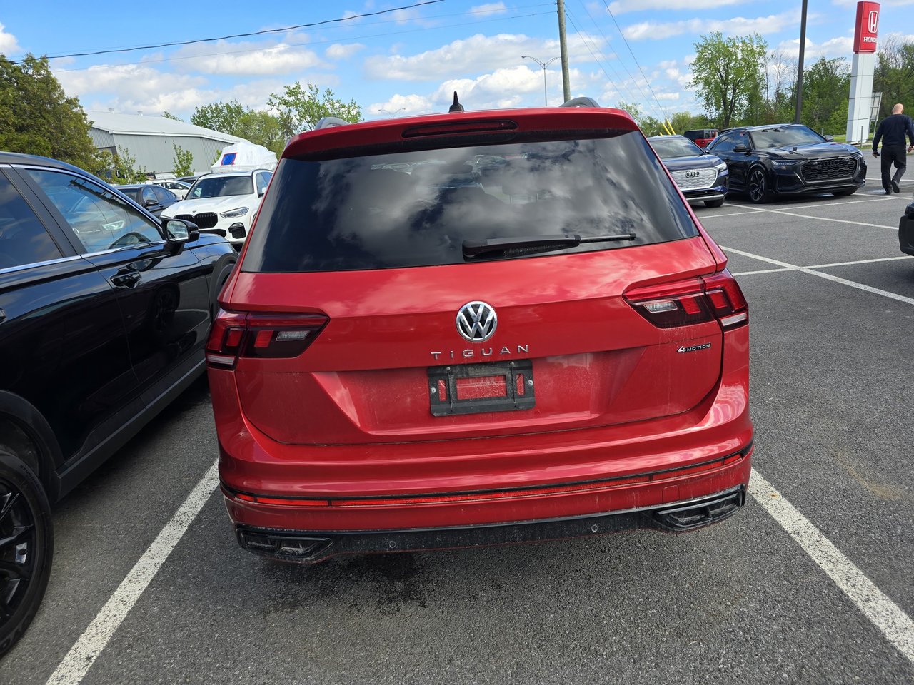 2024 Volkswagen Tiguan Comfortline R-Line Black Edition-6