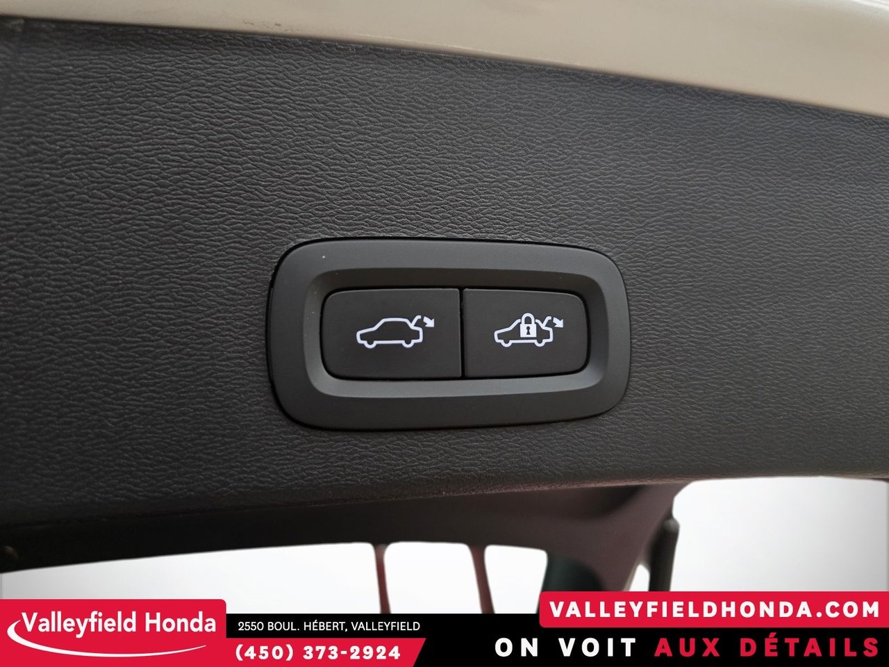 2024 Volvo XC40 Recharge Pure Electric Ultimate ULTRA 402HP AWD-11