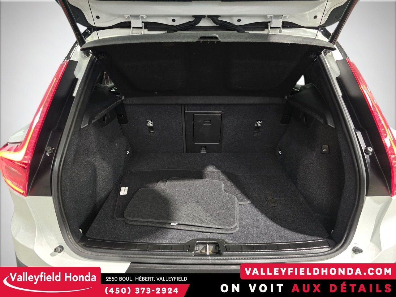 2024 Volvo XC40 Recharge Pure Electric Ultimate ULTRA 402HP AWD-10