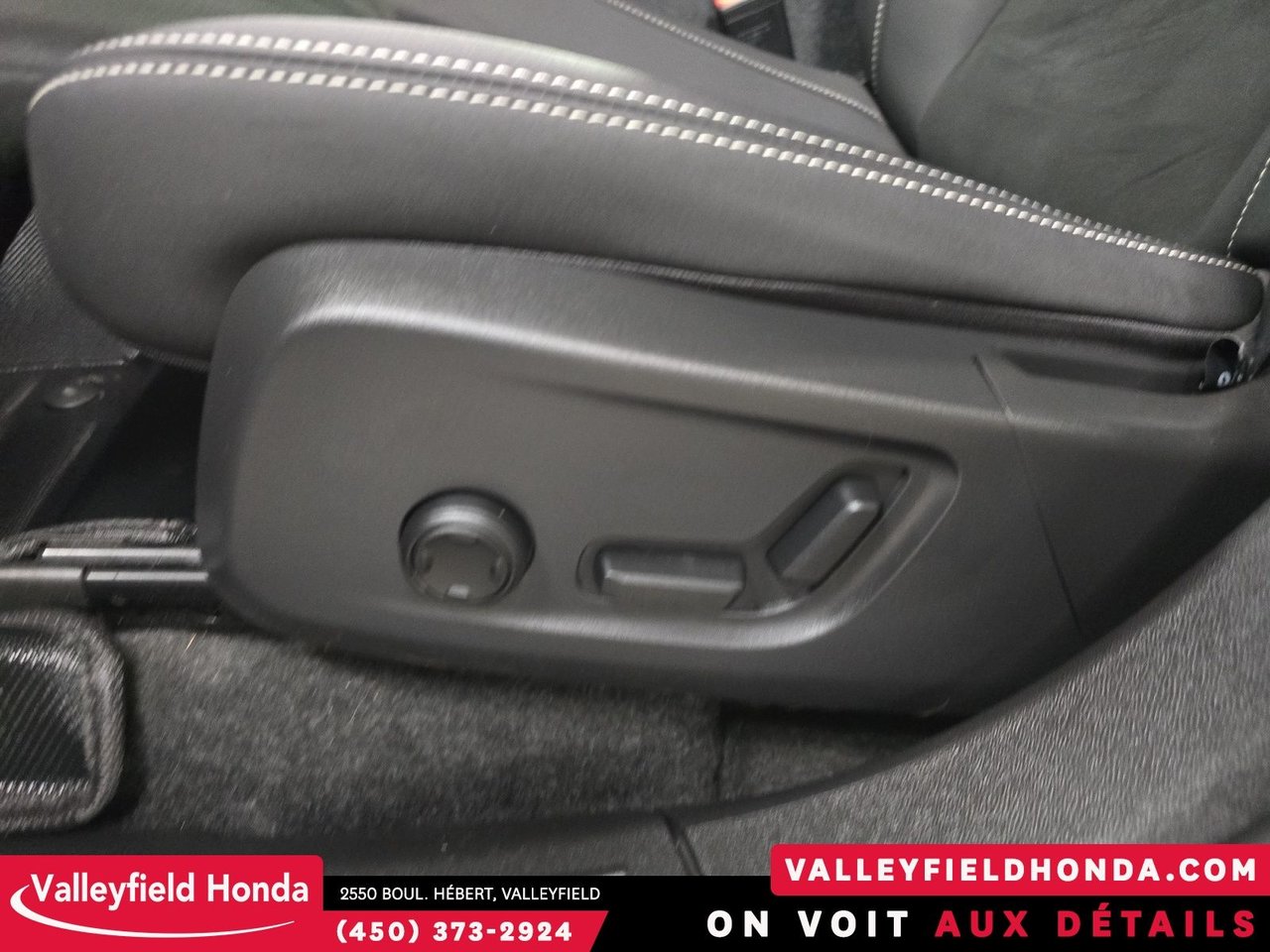 2024 Volvo XC40 Recharge Pure Electric Ultimate ULTRA 402HP AWD-19