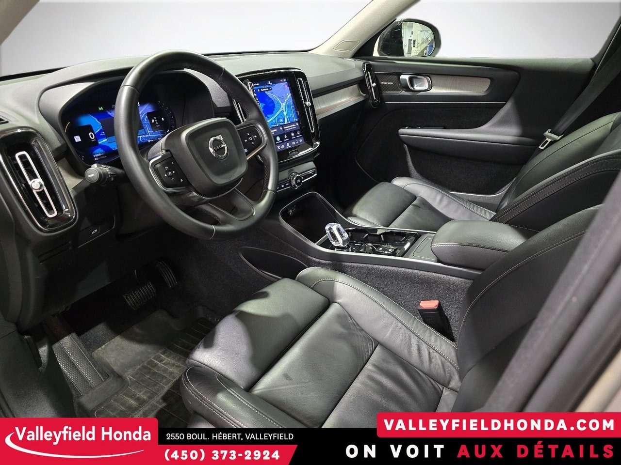 2023 Volvo XC40 Ultimate Dark Theme-13
