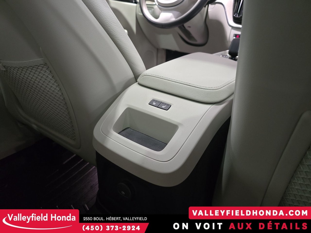 Volvo XC60 Recharge PHEV Plus Bright Theme 2023-13