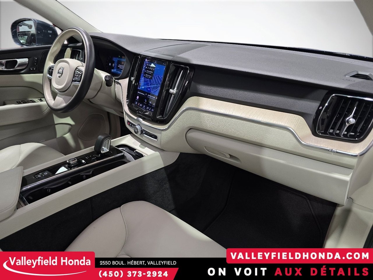 Volvo XC60 Recharge PHEV Plus Bright Theme 2023-4