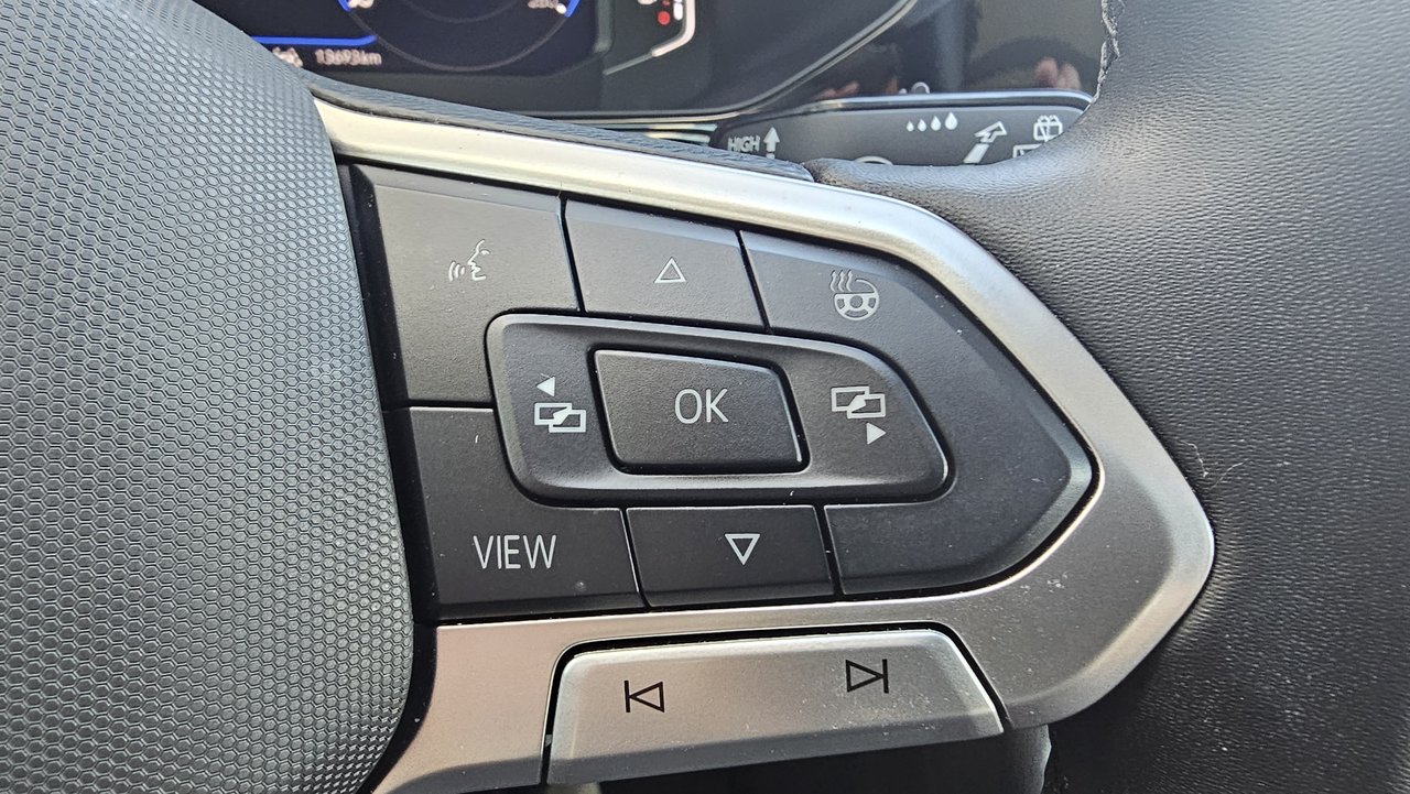 2024 Volkswagen Taos Comfortline Black Edition+TOIT PANO+4 MOTION *ACCIDENT FREE* 4MOTION