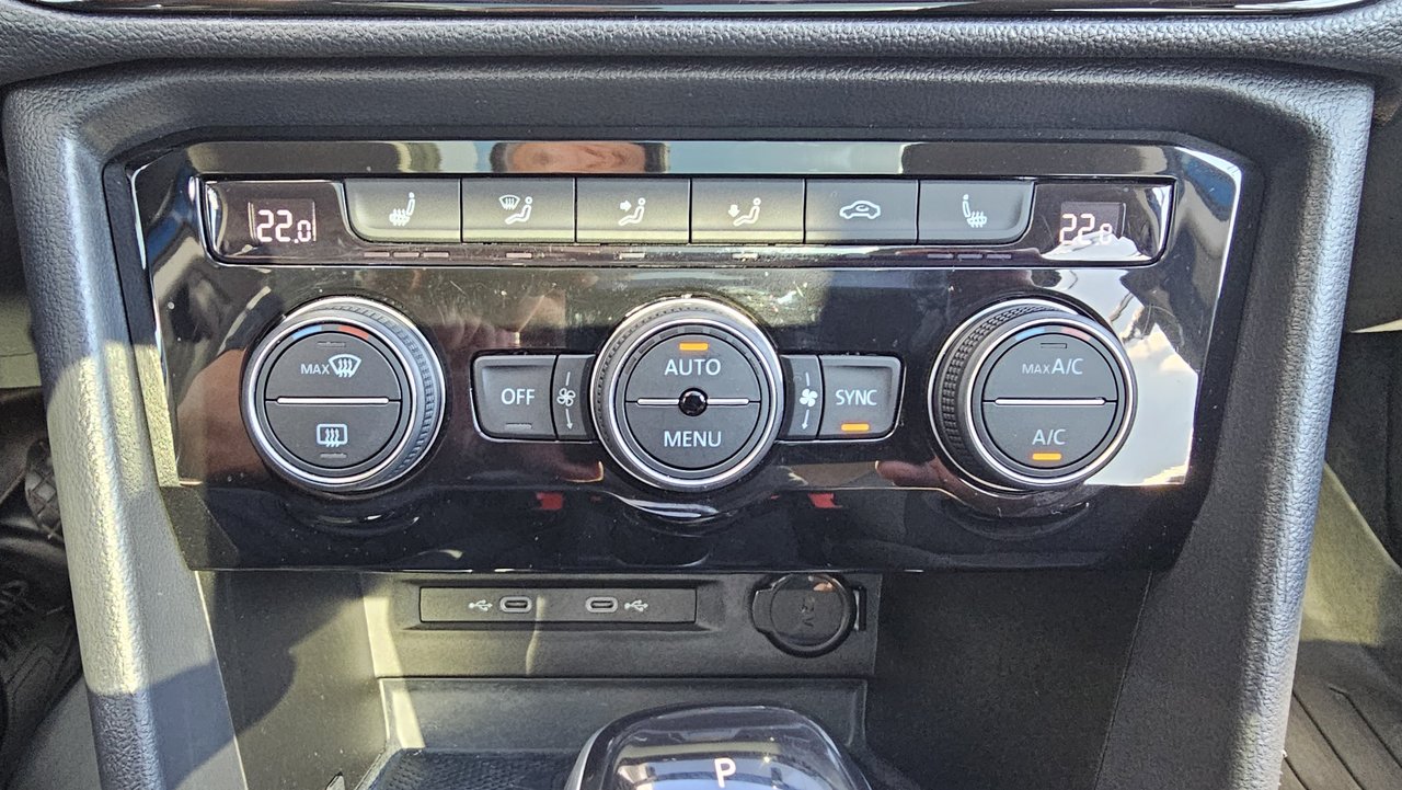2024 Volkswagen Taos Comfortline Black Edition+TOIT PANO+4 MOTION *ACCIDENT FREE* 4MOTION