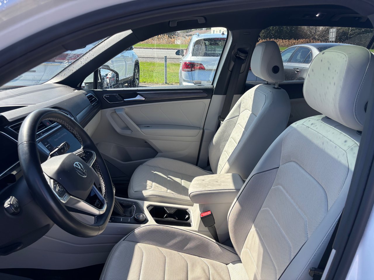 Volkswagen Tiguan Highline R-Line+CUIR+TOIT PANORAMIQUE+NAVIGATION 2023