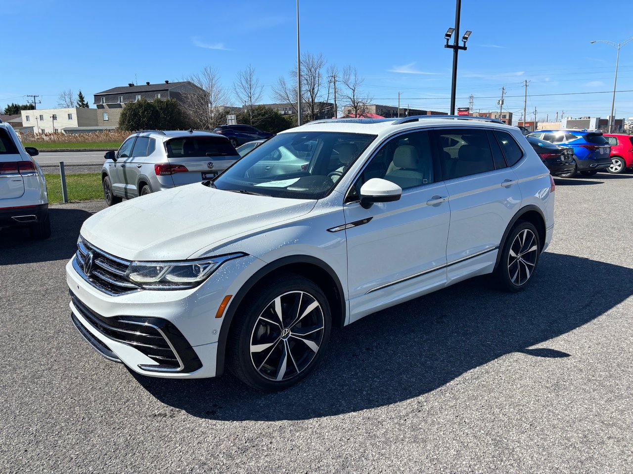 Volkswagen Tiguan Highline R-Line+CUIR+TOIT PANORAMIQUE+NAVIGATION 2023