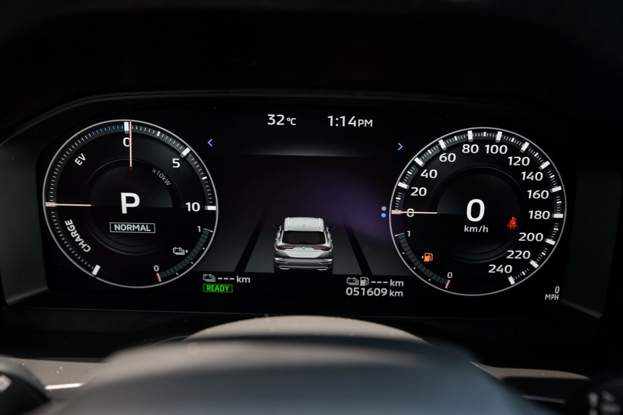 Mitsubishi OUTLANDER PHEV SEL+CUIR+TOIT OUVRANT 2023 AUCUN ACCIDENT AU CARFAX