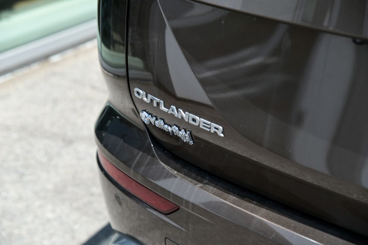 Mitsubishi OUTLANDER PHEV SEL+CUIR+TOIT OUVRANT 2023 AUCUN ACCIDENT AU CARFAX