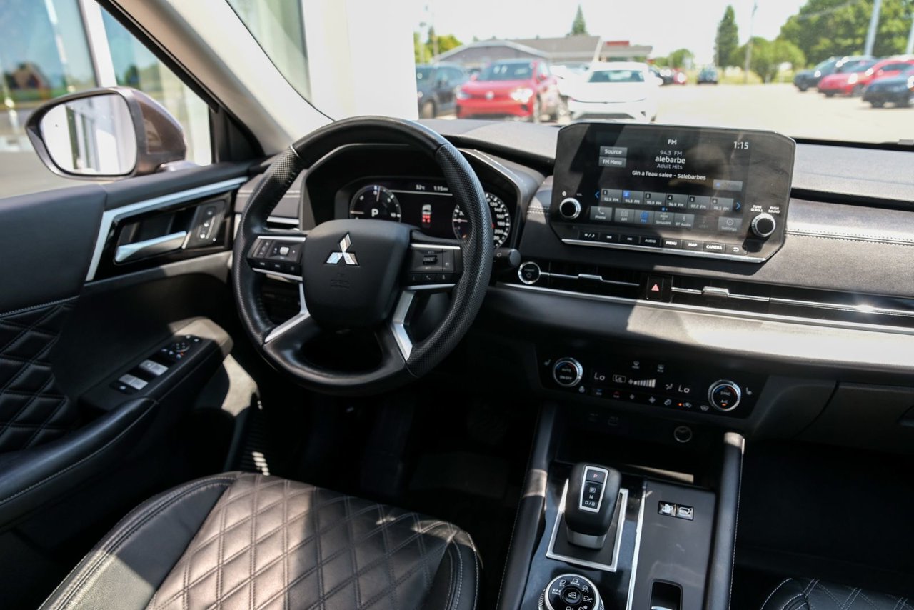 Mitsubishi OUTLANDER PHEV SEL+CUIR+TOIT OUVRANT 2023 AUCUN ACCIDENT AU CARFAX