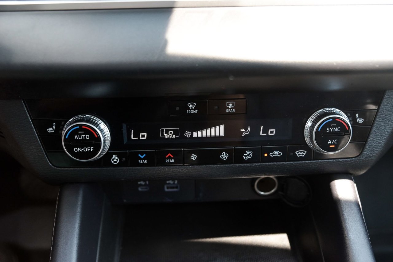 Mitsubishi OUTLANDER PHEV SEL+CUIR+TOIT OUVRANT 2023 AUCUN ACCIDENT AU CARFAX