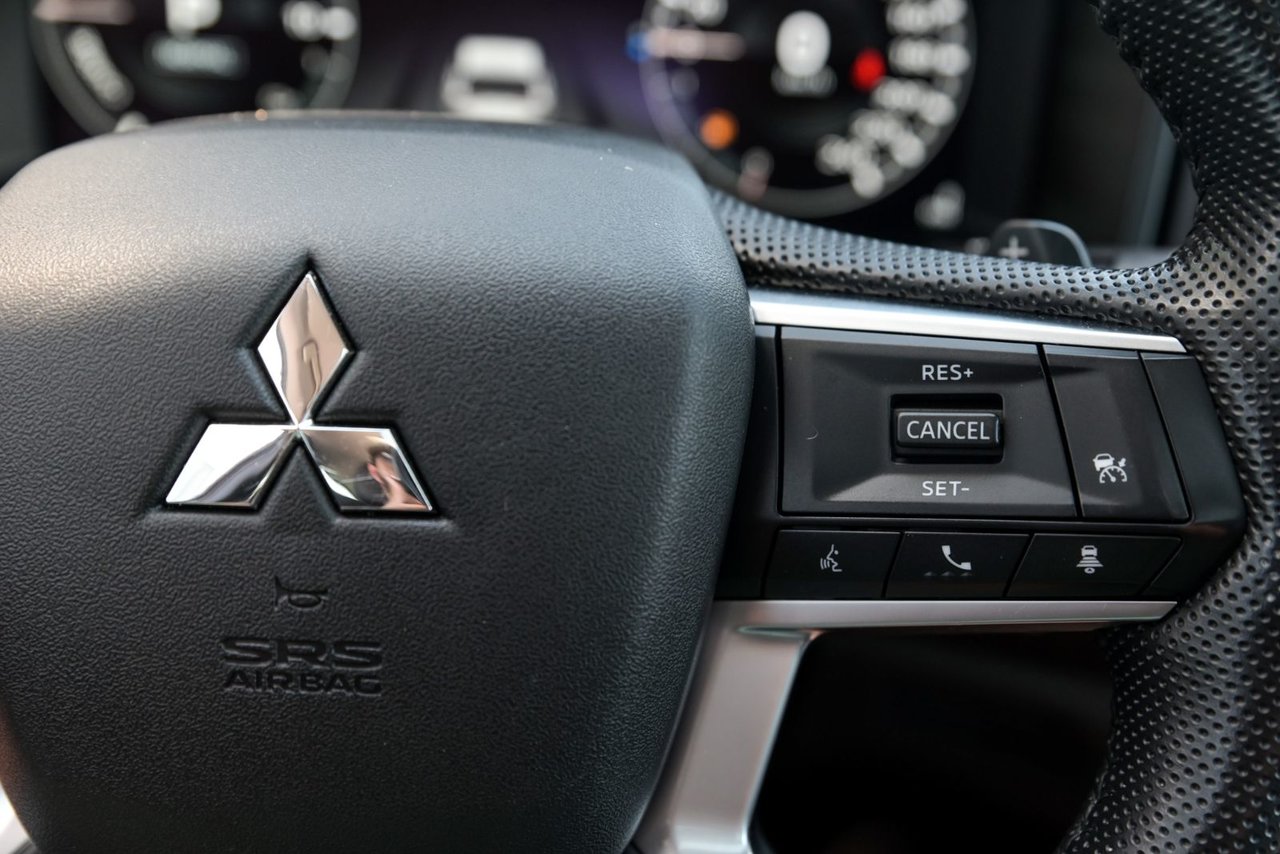 Mitsubishi OUTLANDER PHEV SEL+CUIR+TOIT OUVRANT 2023 AUCUN ACCIDENT AU CARFAX
