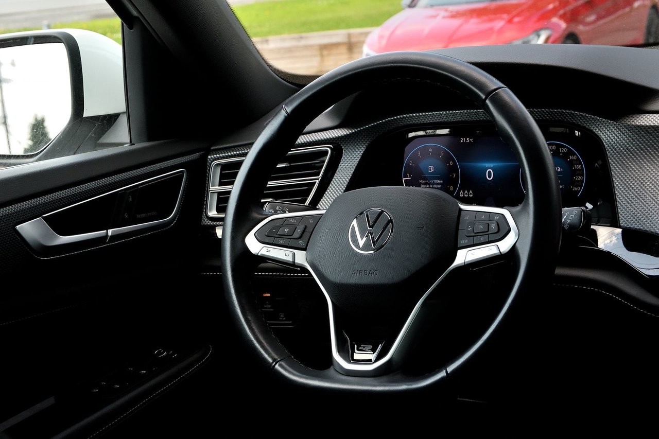 Volkswagen Atlas Cross Sport Execline+APPLE CONNECT+TOIT PANO+MAGS 20 POUCES 2024 *JAMAIS ACCIDENTÉ*