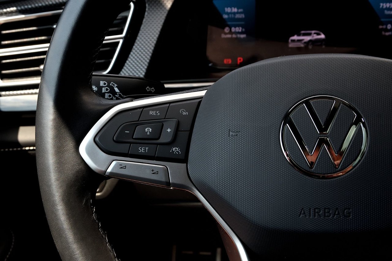 Volkswagen Atlas Cross Sport Execline+APPLE CONNECT+TOIT PANO+MAGS 20 POUCES 2024 *JAMAIS ACCIDENTÉ*