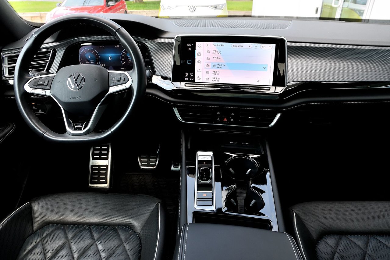 Volkswagen Atlas Cross Sport Execline+APPLE CONNECT+TOIT PANO+MAGS 20 POUCES 2024 *JAMAIS ACCIDENTÉ*