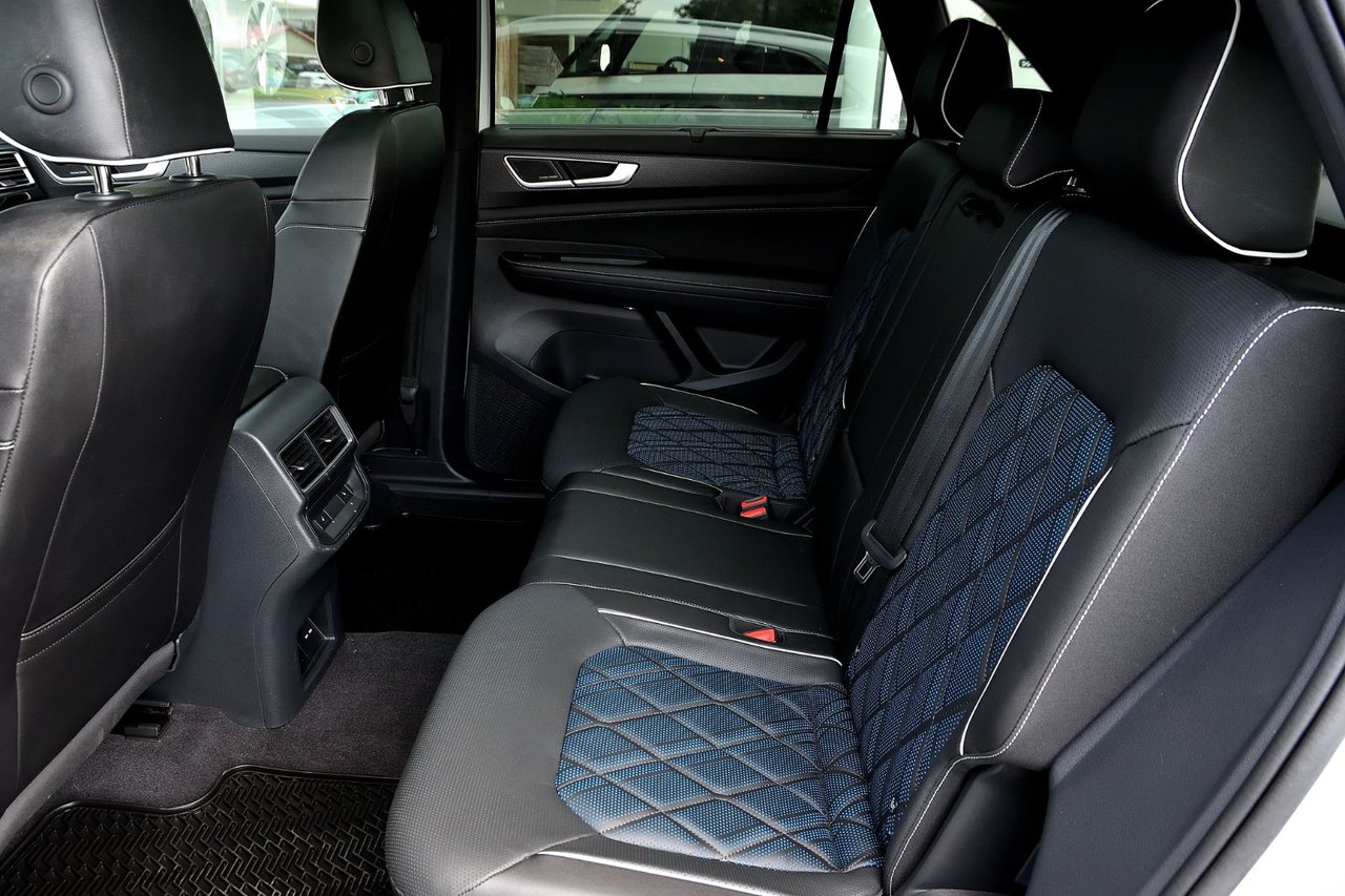 Volkswagen Atlas Cross Sport Execline+APPLE CONNECT+TOIT PANO+MAGS 20 POUCES 2024 *JAMAIS ACCIDENTÉ*