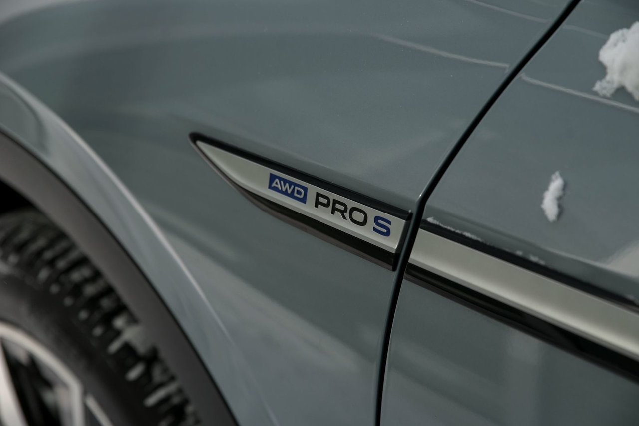 Volkswagen ID.4 Pro S+AWD+CAMERA 360+THERMOPOMPE+TOIT PANORAMIQUE 2025 *JAMAIS ACCIDENTÉ*