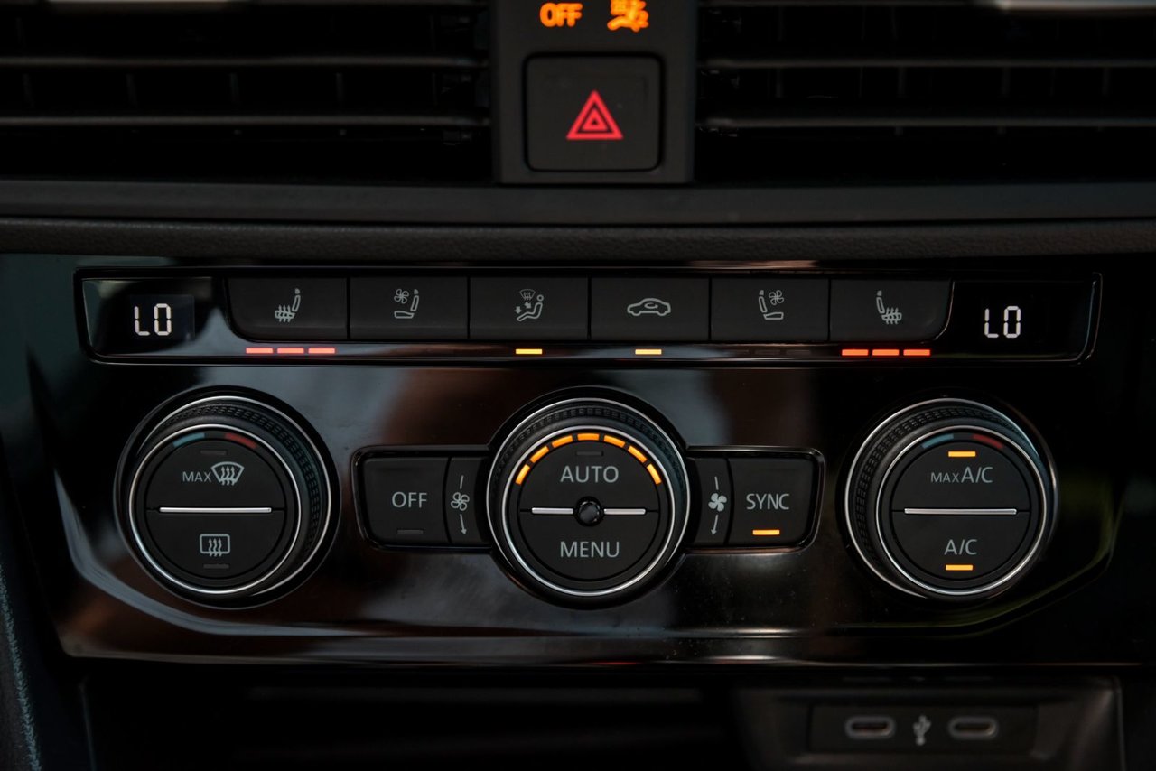 2024 Volkswagen Jetta GLI CUIR+TOIT+MAGS+APPLE CAR PLAY+ ANDROID AUTO+TOIT *ACCIDENT FREE*