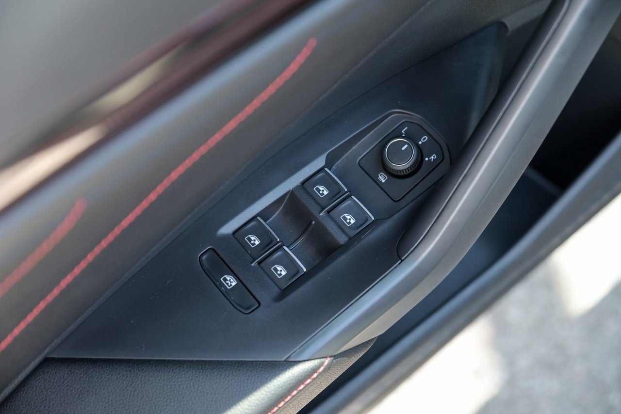 2024 Volkswagen Jetta GLI CUIR+TOIT+MAGS+APPLE CAR PLAY+ ANDROID AUTO+TOIT *ACCIDENT FREE*