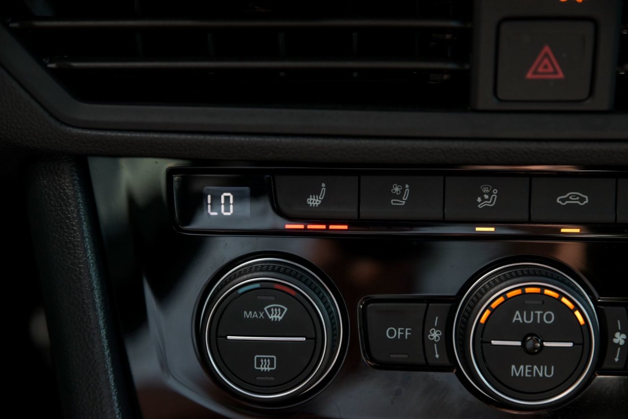 2024 Volkswagen Jetta GLI CUIR+TOIT+MAGS+APPLE CAR PLAY+ ANDROID AUTO+TOIT *ACCIDENT FREE*