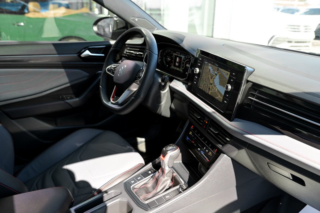 Volkswagen Jetta GLI AUTOBAHN+ENSEMBLE NOIR+DSG+BEATS AUDIO 2025 JAMAIS ACCIDENTÉ!