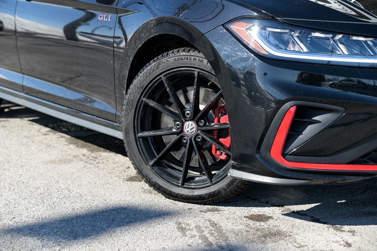 Volkswagen Jetta GLI AUTOBAHN+ENSEMBLE NOIR+DSG+BEATS AUDIO 2025 JAMAIS ACCIDENTÉ!