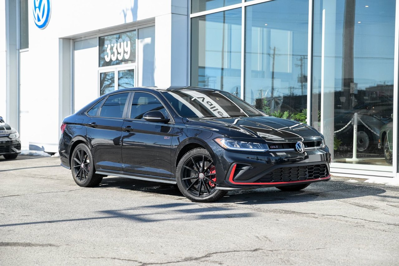 Volkswagen Jetta GLI AUTOBAHN+ENSEMBLE NOIR+DSG+BEATS AUDIO 2025 JAMAIS ACCIDENTÉ!