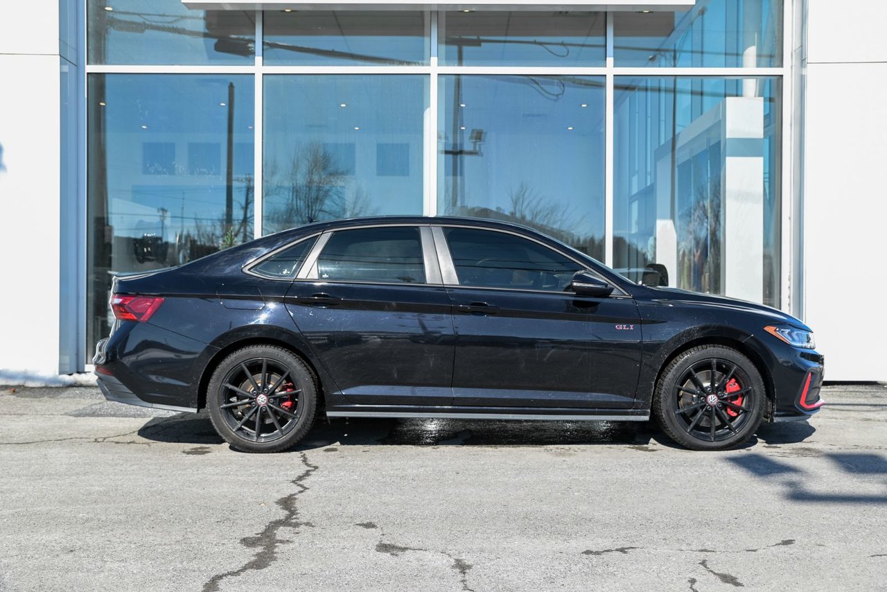 Volkswagen Jetta GLI AUTOBAHN+ENSEMBLE NOIR+DSG+BEATS AUDIO 2025 JAMAIS ACCIDENTÉ!