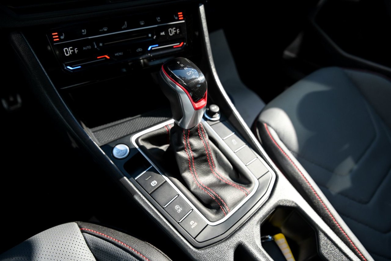 Volkswagen Jetta GLI AUTOBAHN+ENSEMBLE NOIR+DSG+BEATS AUDIO 2025 JAMAIS ACCIDENTÉ!