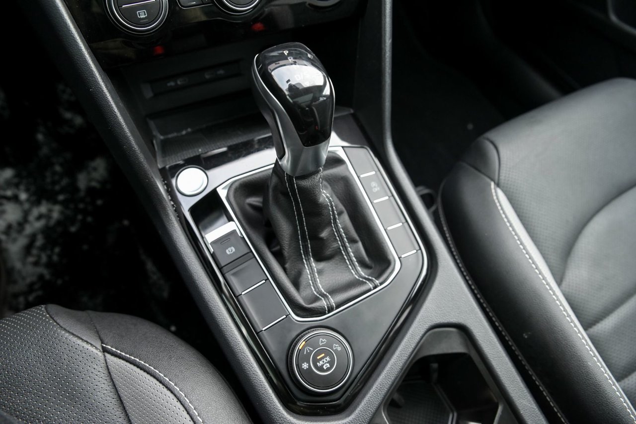 Volkswagen Taos Highline+CUIR+TOIT PANO+APPLE CONNECT+CAM DE RECUL 2022 *JAMAIS ACCIDENTÉ*