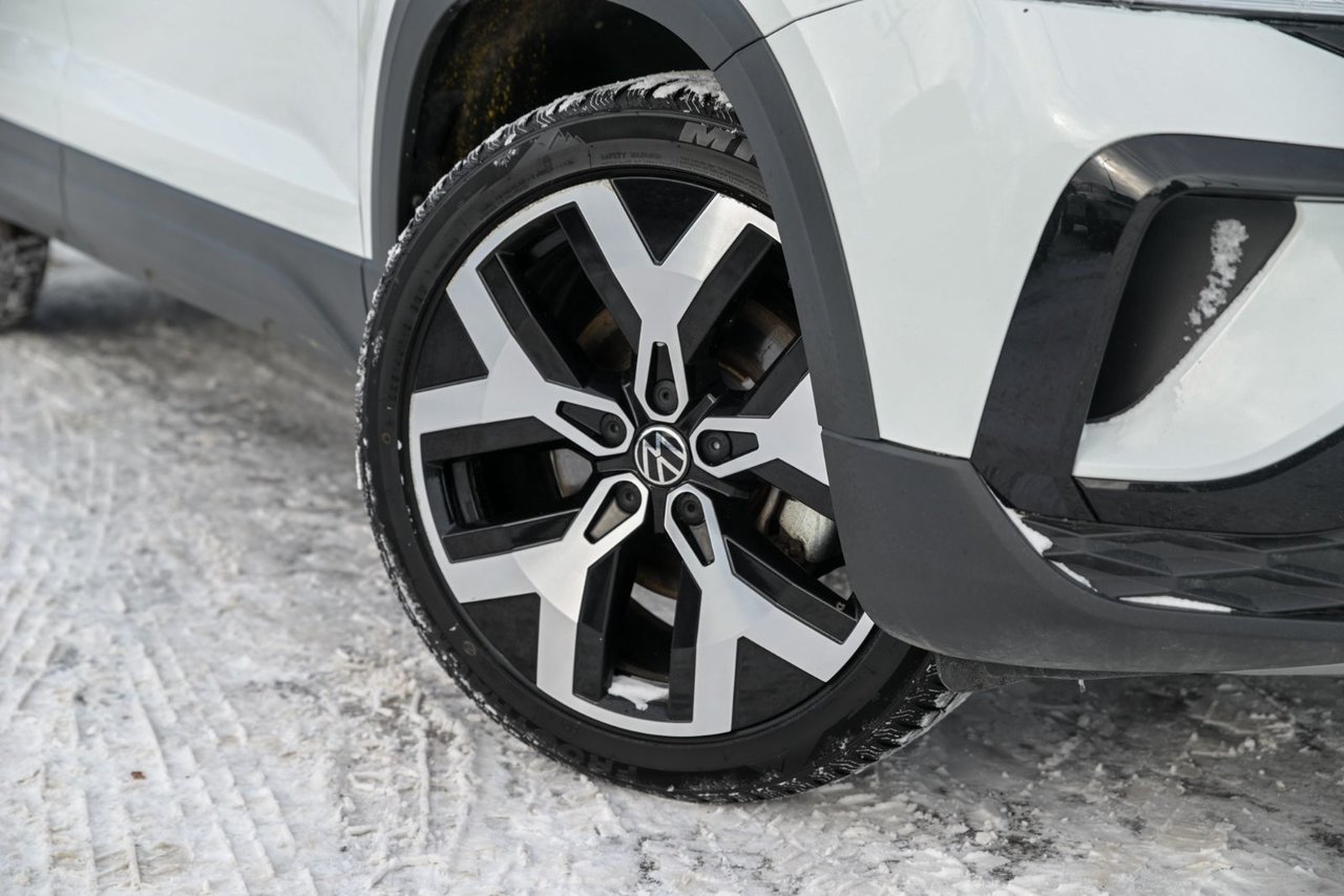 Volkswagen Taos Highline+CUIR+TOIT PANO+APPLE CONNECT+CAM DE RECUL 2022 *JAMAIS ACCIDENTÉ*