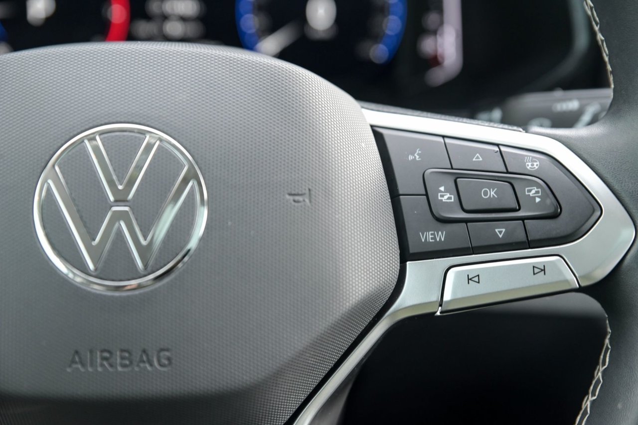 Volkswagen Taos Highline+CUIR+TOIT PANO+APPLE CONNECT+CAM DE RECUL 2022 *JAMAIS ACCIDENTÉ*