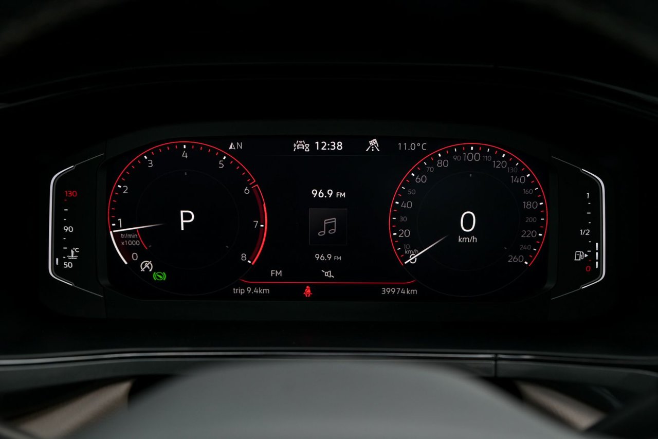 Volkswagen Taos Highline/ 4MOTION, CUIR,TOIT PANO,CARPLAY 2023 AUCUN ACCIDENT, TOUT EQUIPÉ