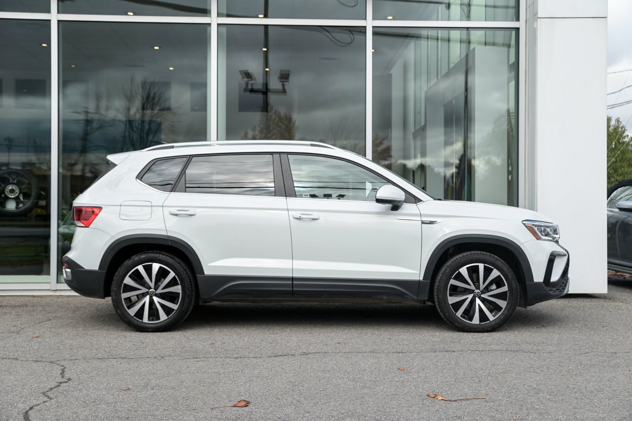 Volkswagen Taos Highline/ 4MOTION, CUIR,TOIT PANO,CARPLAY 2023 AUCUN ACCIDENT, TOUT EQUIPÉ