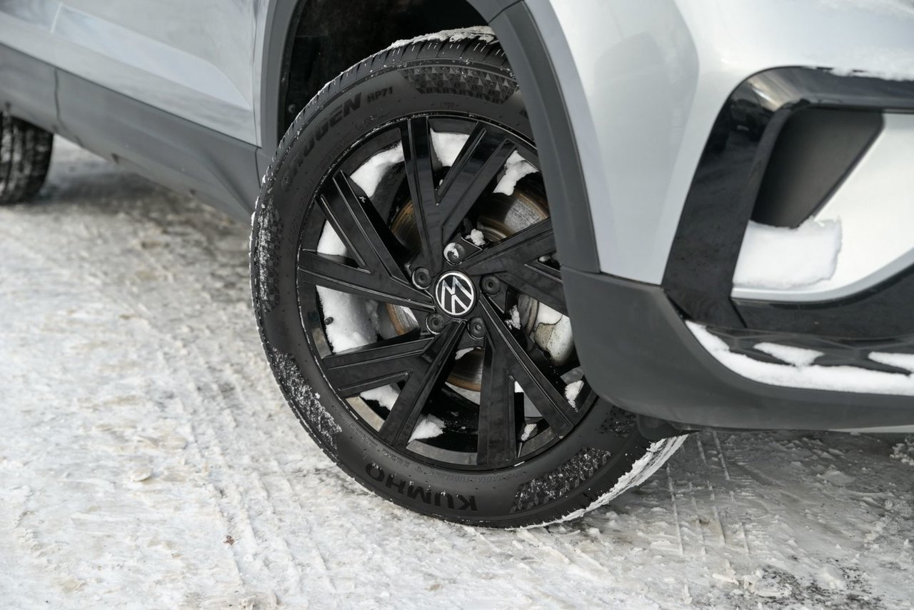 Volkswagen Taos Trendline+4 MOTION +APPLE CONNECT+CAMÉRA RECUL 2024 *JAMAIS ACCIDENTÉ*