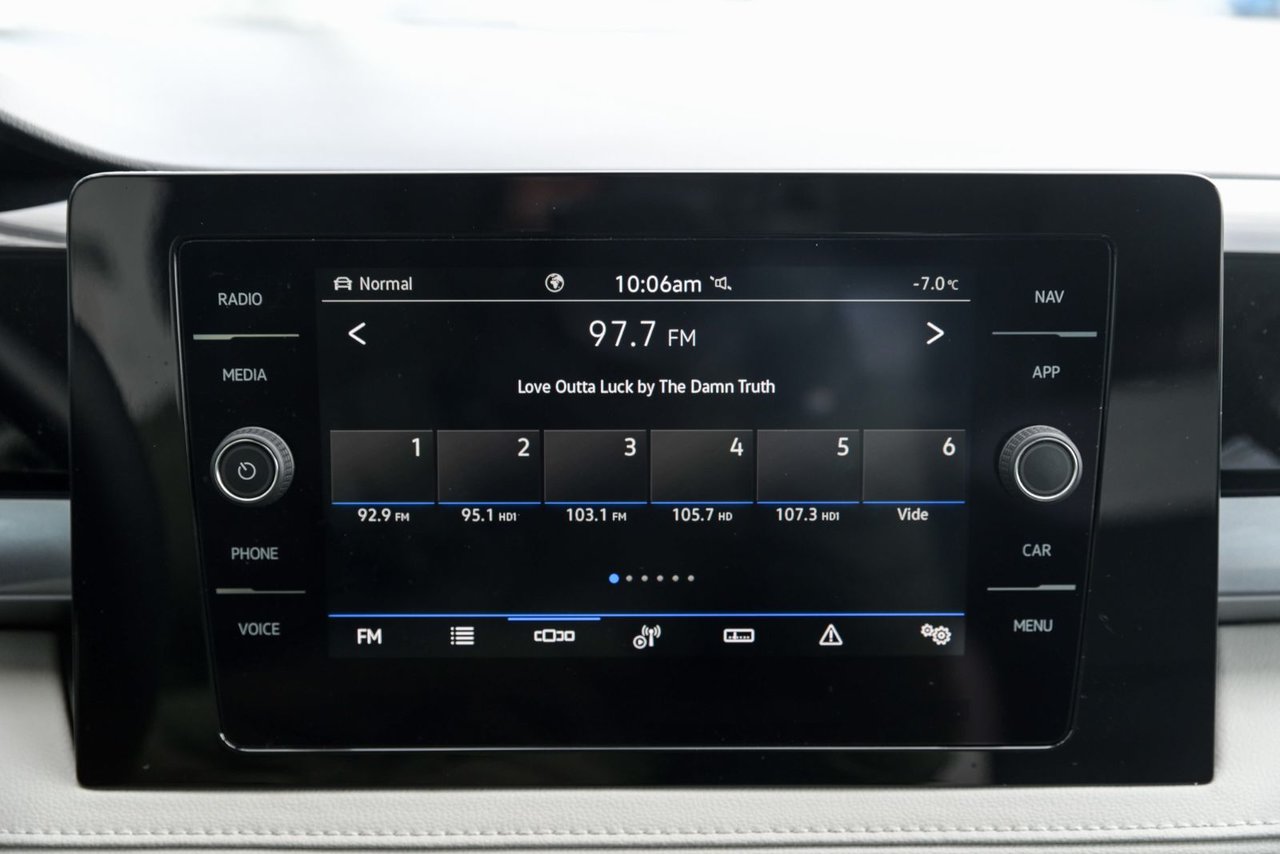 Volkswagen Taos Highline+CUIR+TOIT PANO+APPLE CONNECT 2025 *JAMAIS ACCIDENTÉ*