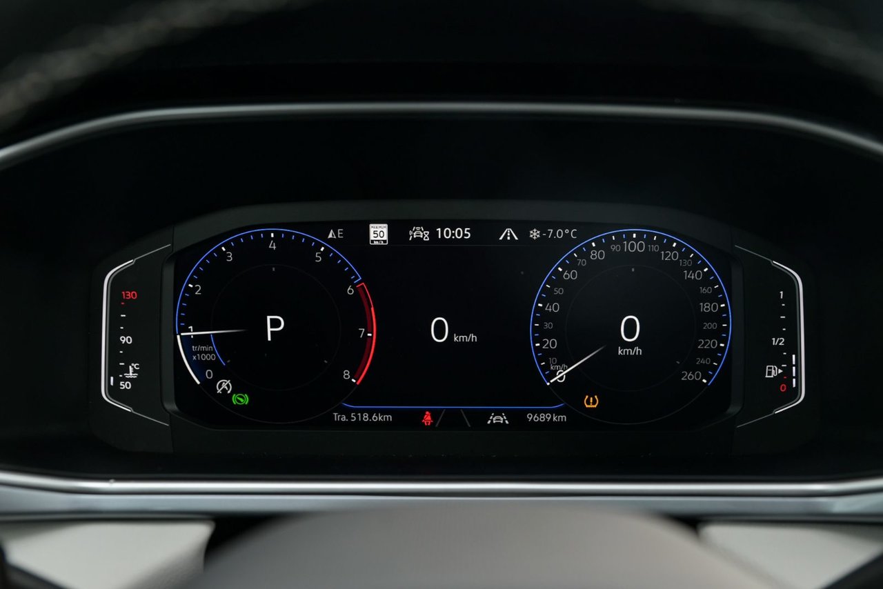 Volkswagen Taos Highline+CUIR+TOIT PANO+APPLE CONNECT 2025 *JAMAIS ACCIDENTÉ*