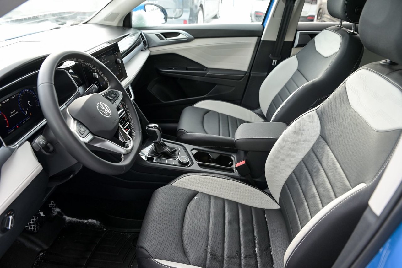 Volkswagen Taos Highline+CUIR+TOIT PANO+APPLE CONNECT 2025 *JAMAIS ACCIDENTÉ*