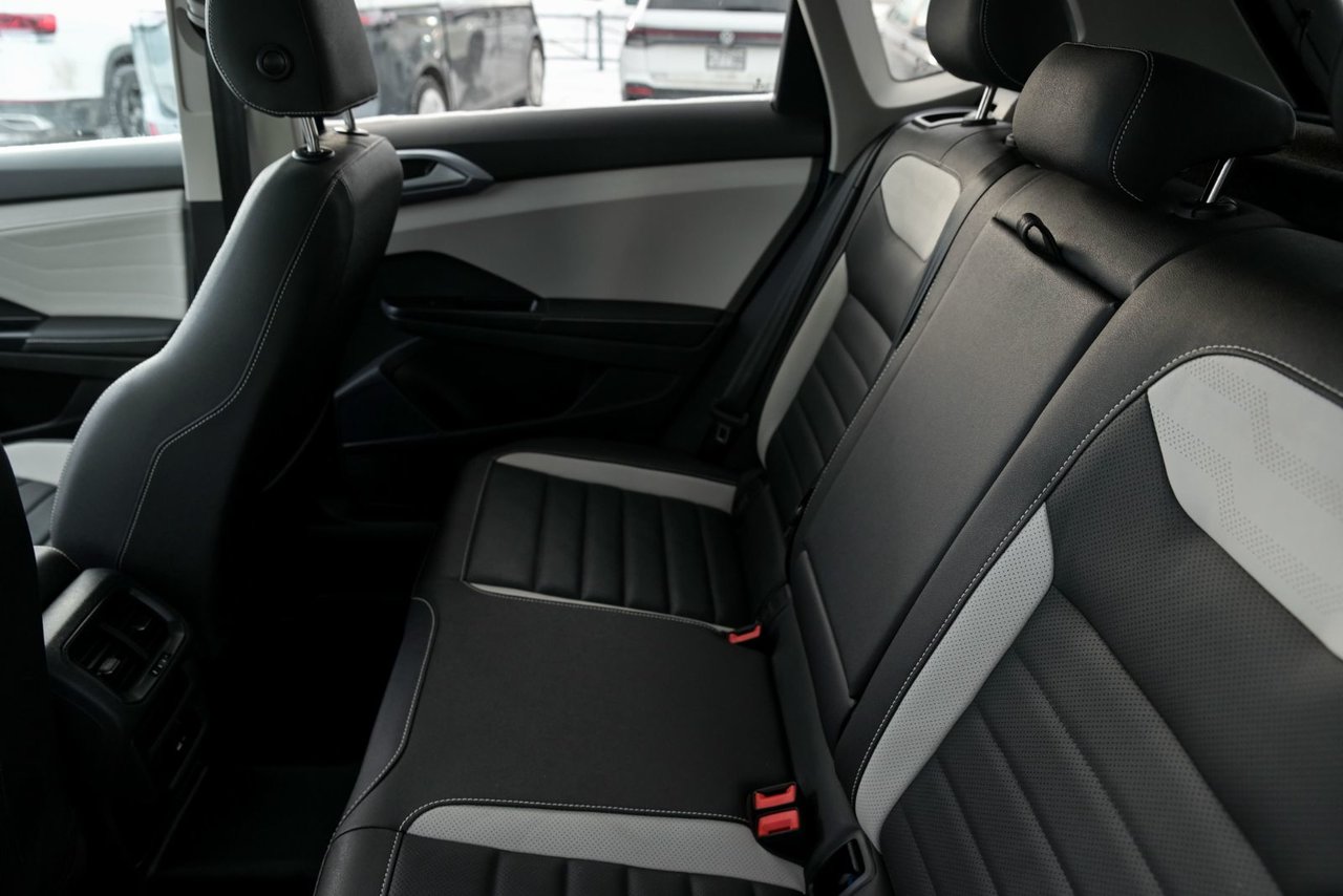 Volkswagen Taos Highline+CUIR+TOIT PANO+APPLE CONNECT 2025 *JAMAIS ACCIDENTÉ*