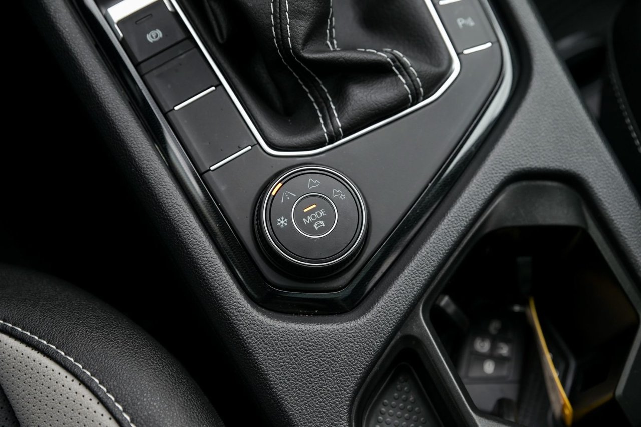 Volkswagen Taos Highline+CUIR+TOIT PANO+APPLE CONNECT 2025 *JAMAIS ACCIDENTÉ*