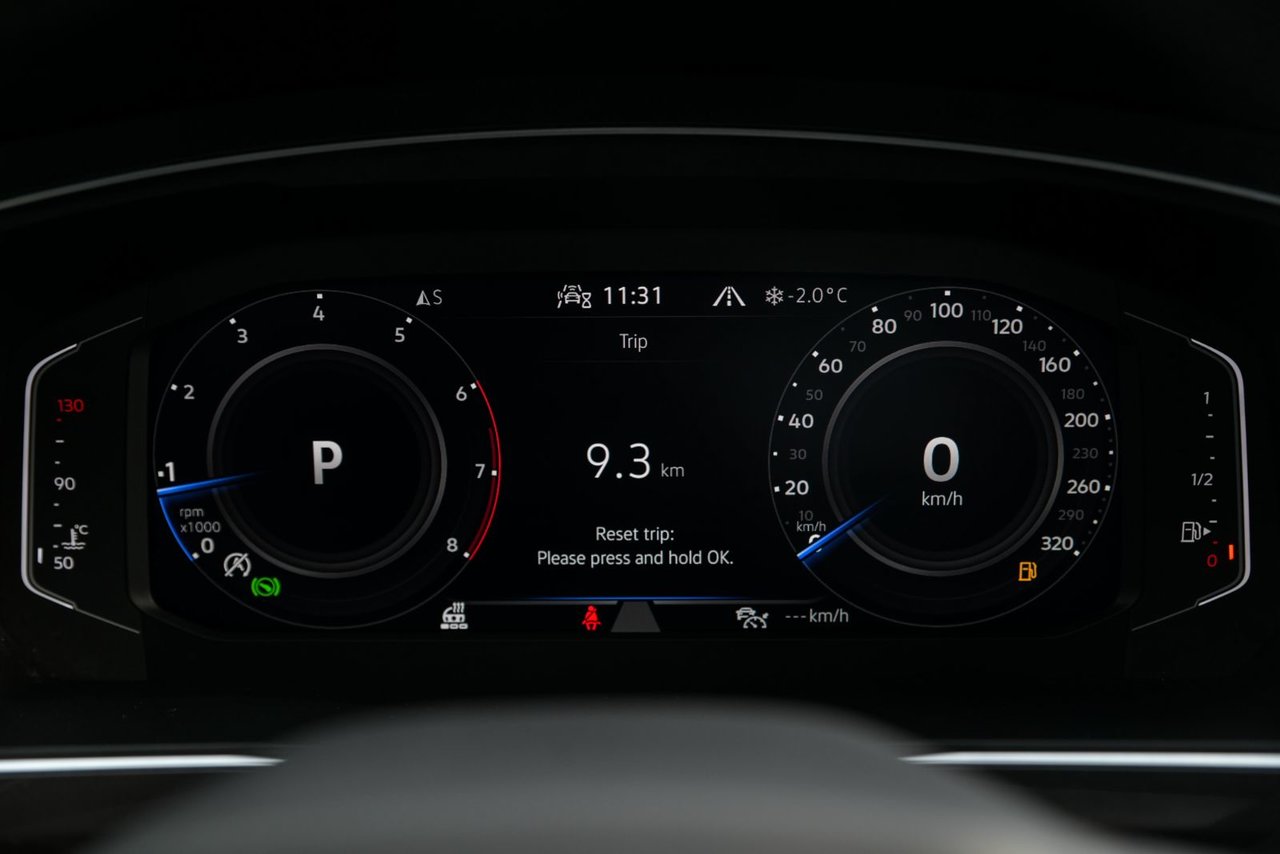 2022 Volkswagen Tiguan Highline R-Line+CUIR+TOIT PANO+APPLE CONNECT *ACCIDENT FREE*