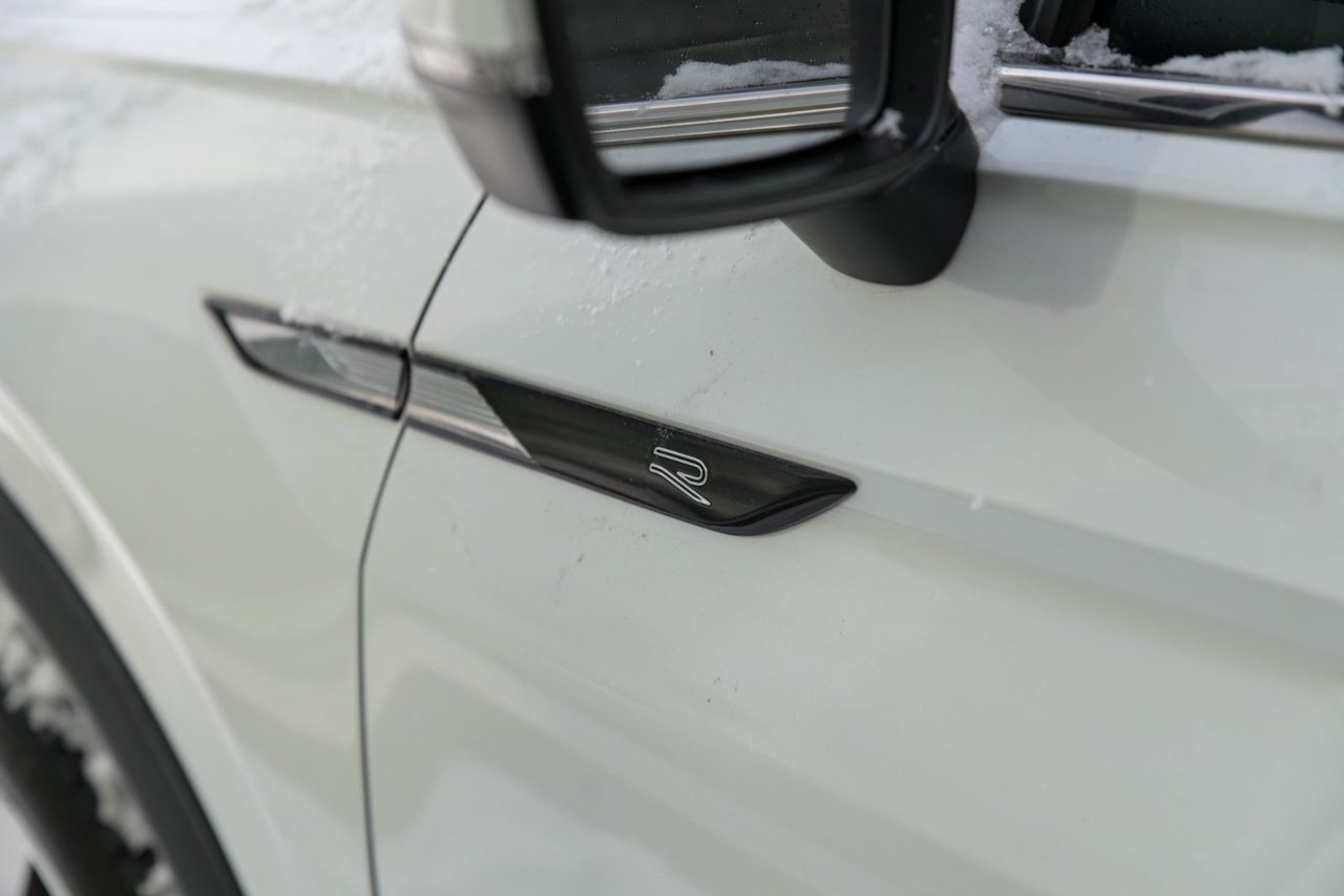 2022 Volkswagen Tiguan Highline R-Line+CUIR+TOIT PANO+APPLE CONNECT *ACCIDENT FREE*