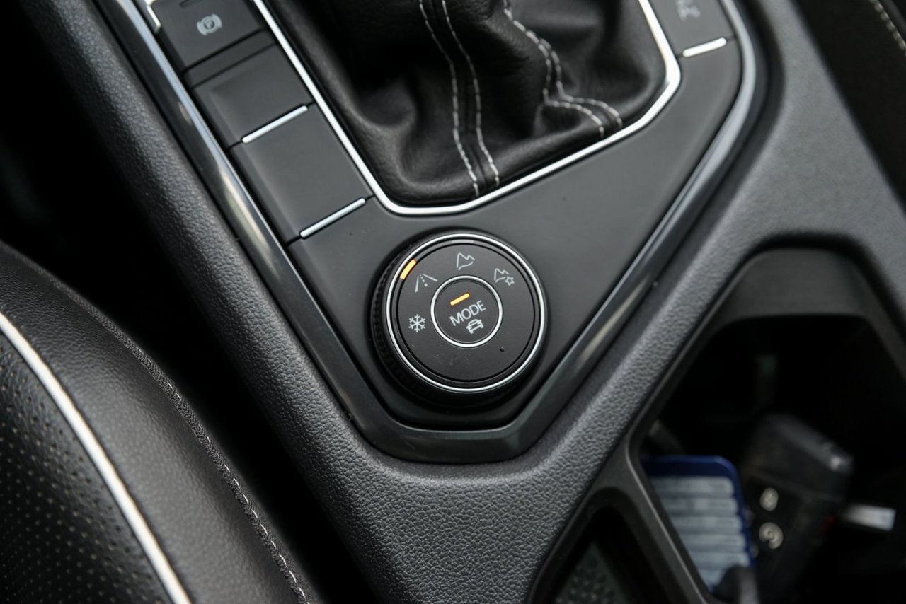 2022 Volkswagen Tiguan Highline R-Line+CUIR+TOIT PANO+APPLE CONNECT *ACCIDENT FREE*