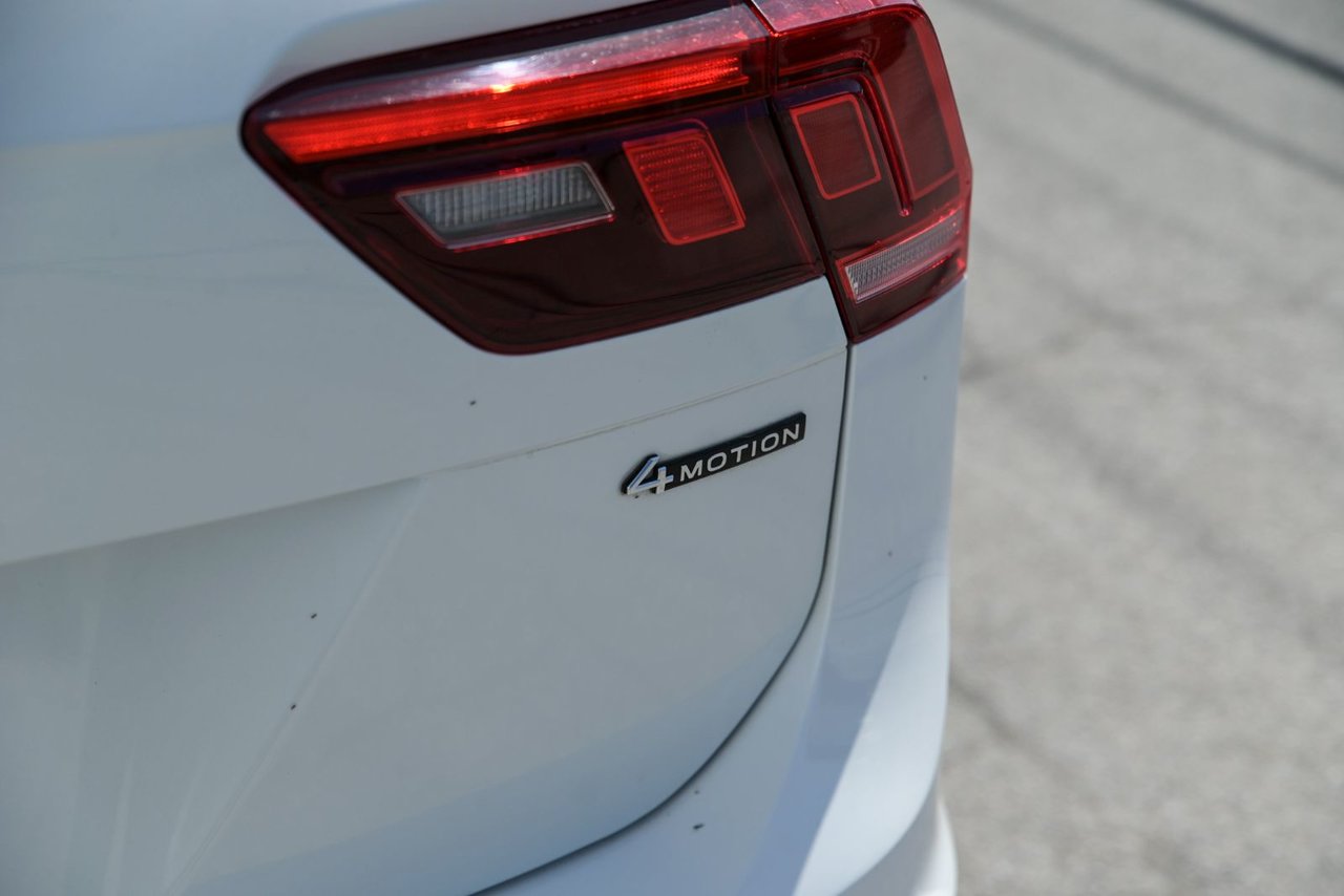 Volkswagen Tiguan Highline R-Line+CUIR+TOIT PANORAMIQUE+NAVIGATION 2023